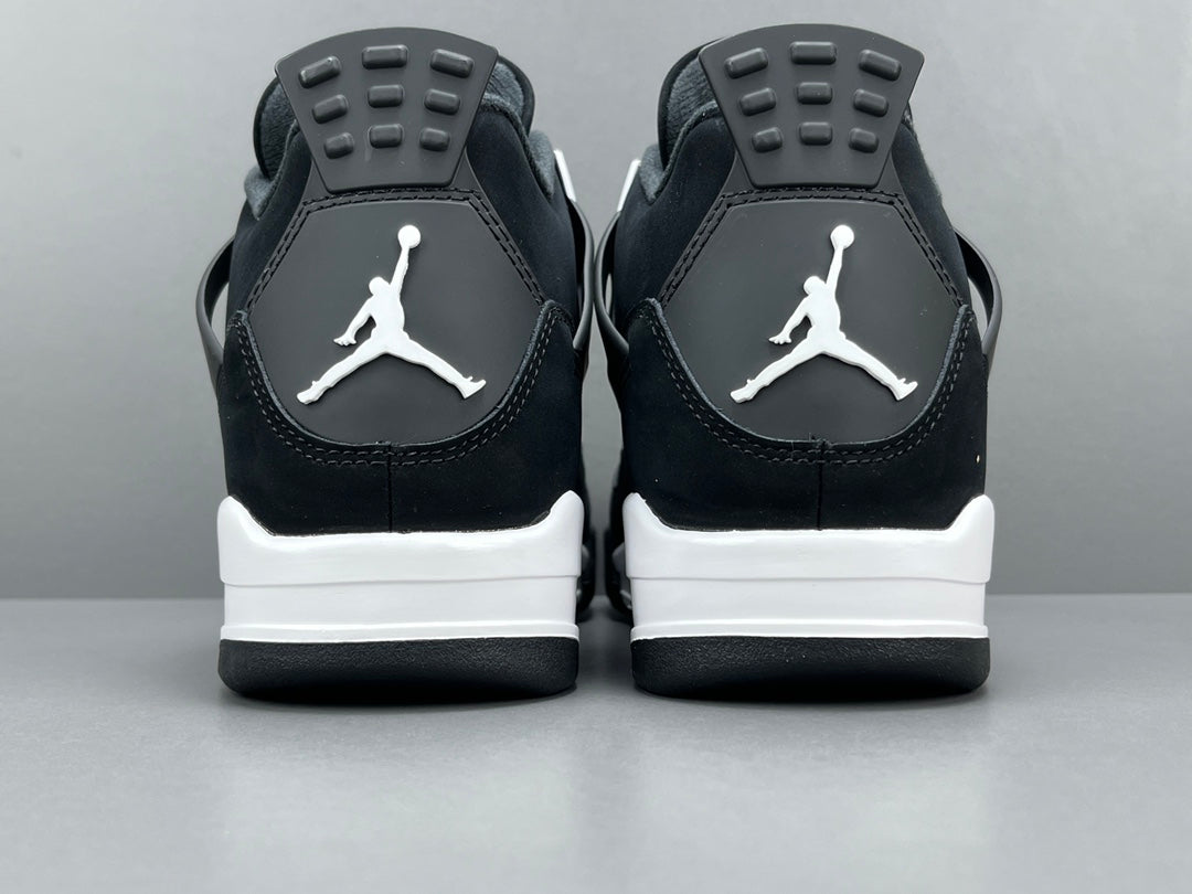 Air Jordan 4 'White Thunder' sneakers